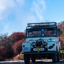 Sandakphu Tour Package with Land Rover